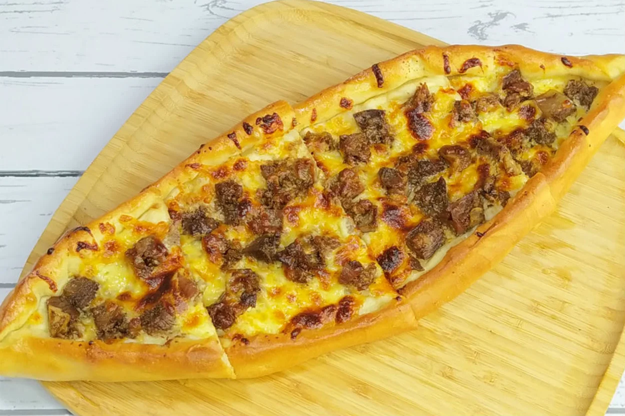 Kavurmalı Pide